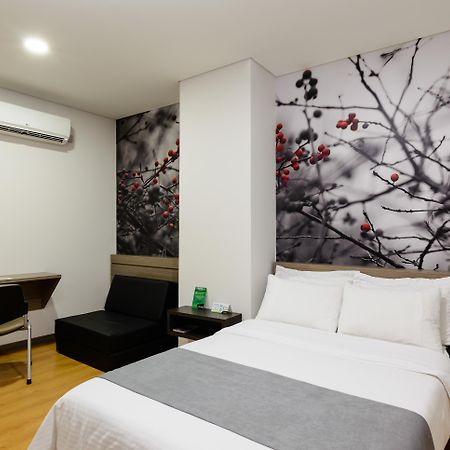 מדיין Hotel Vivre מראה חיצוני תמונה
