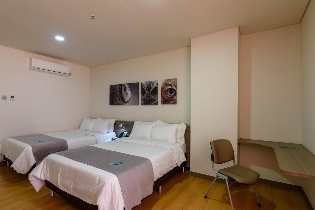 מדיין Hotel Vivre מראה חיצוני תמונה