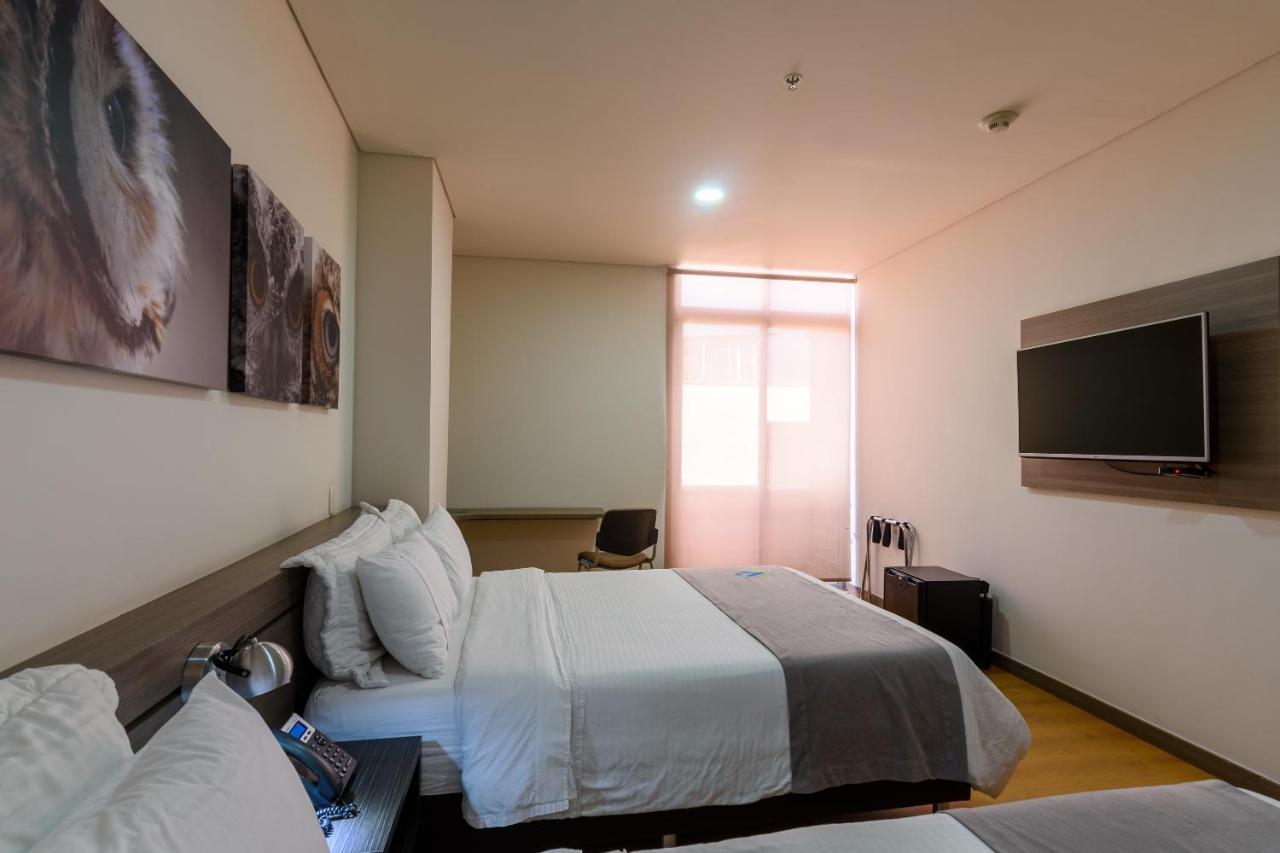 מדיין Hotel Vivre מראה חיצוני תמונה
