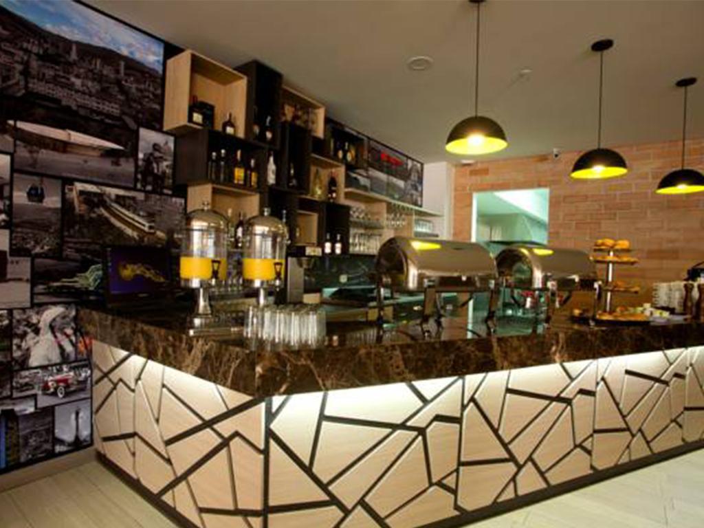 מדיין Hotel Vivre מראה חיצוני תמונה