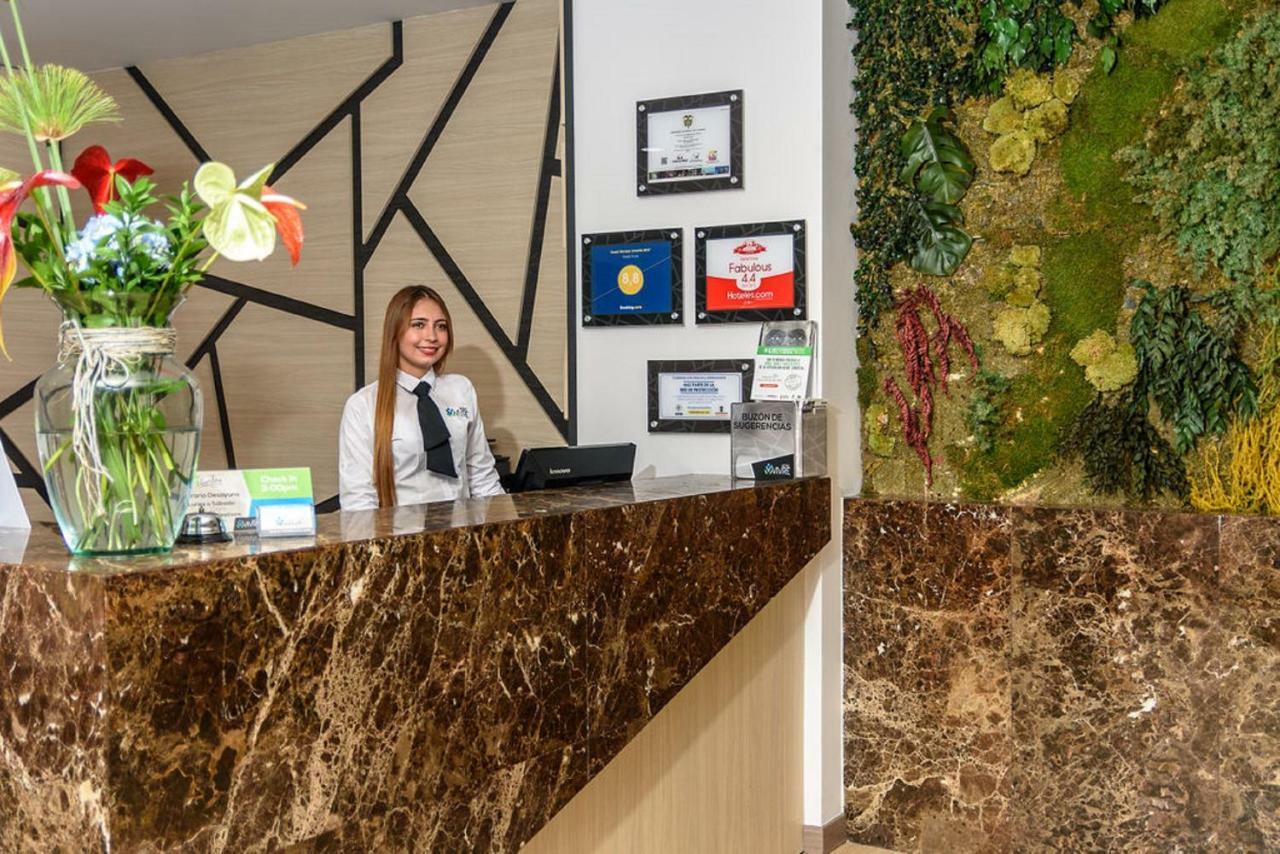 מדיין Hotel Vivre מראה חיצוני תמונה